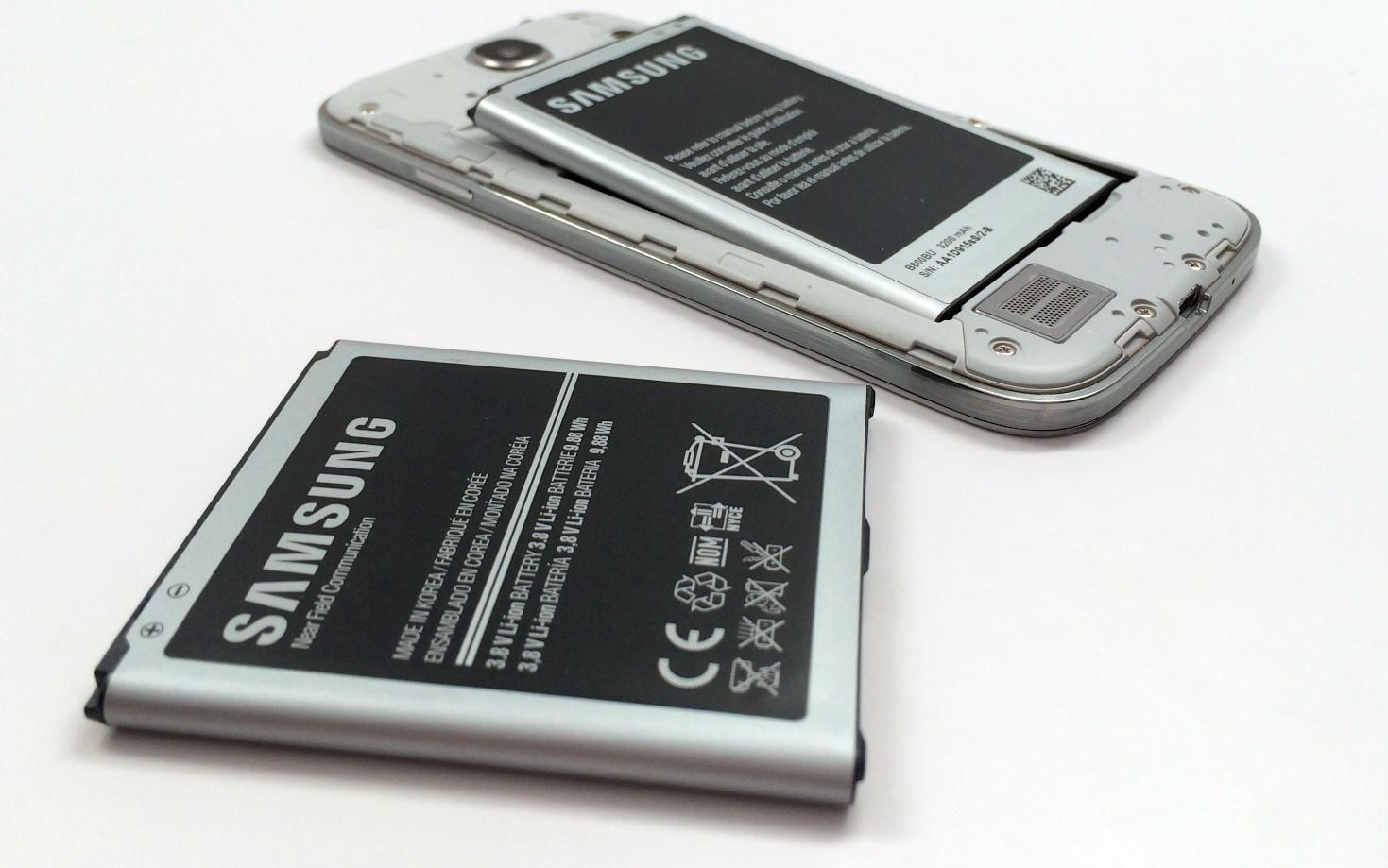 Zvonuri că Galaxy S5 ar putea avea o baterie de 3.200mAh