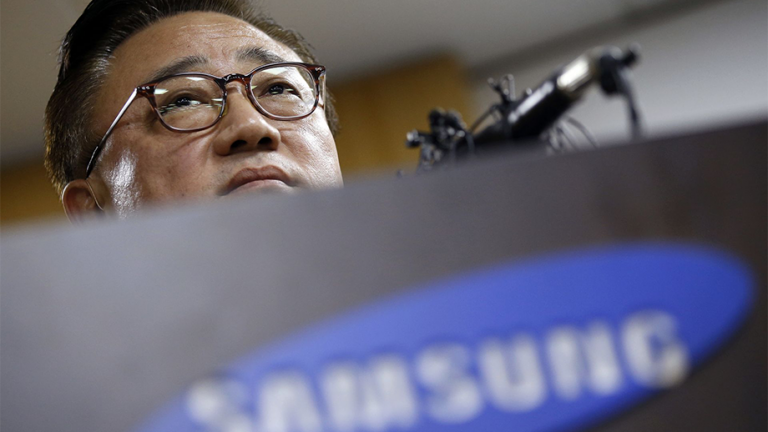 Samsung spune că încercarea de păcălire a sistemului de scanare a irisului este nerealistă