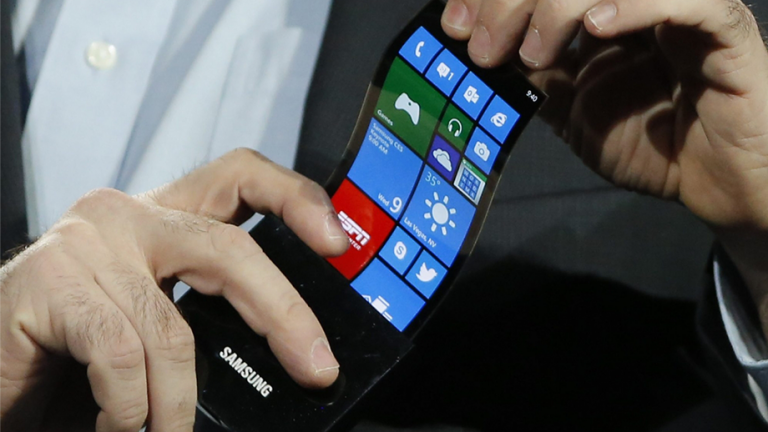 Samsung ar putea lansa telefoane pliabile în trimestrul trei din 2017