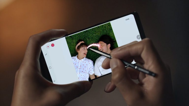 Samsung Galaxy Note 8, începutul unei relații: „Cred că te iubesc”