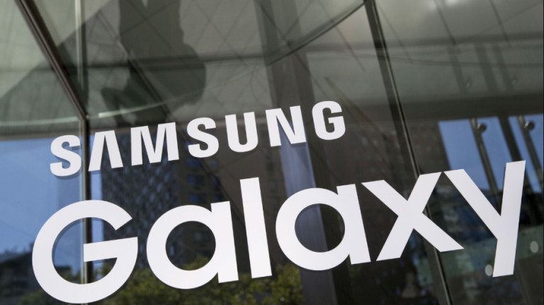 Samsung lansează un model separat de Galaxy S10+, are 5G