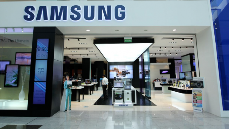 Smartphone-ul pliabil Samsung posibil să nu fie la vânzare anul acesta