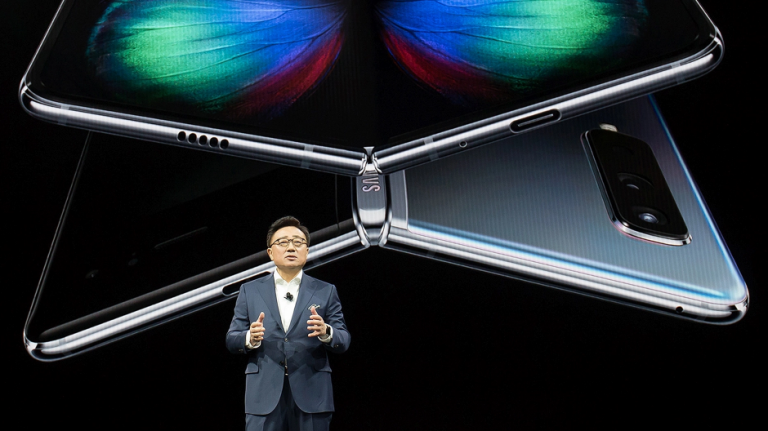 Samsung are două noi smartphone-uri pliabile în dezvoltare