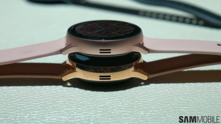 Noul smartwatch Galaxy în trei culori și o versiune din oțel inoxidabil