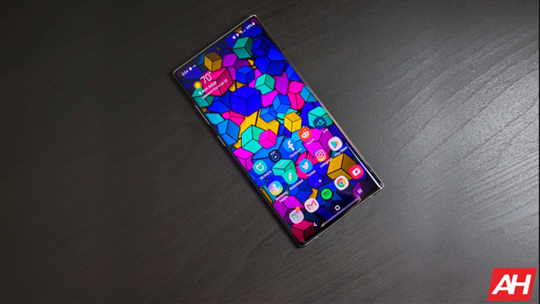 Modelul mai mic Samsung Galaxy Note 20 va avea un ecran plat