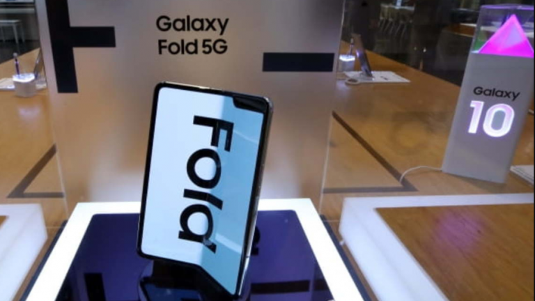 Samsung va lansa două telefoane pliabile în partea a doua a anului