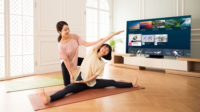 Rămâi în formă acasă cu Samsung Health pe televizorul tău inteligent
