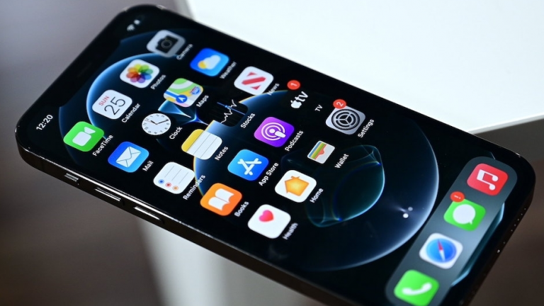 Samsung a inceput productia de afisaje OLED de 120Hz pentru iPhone 13 Pro