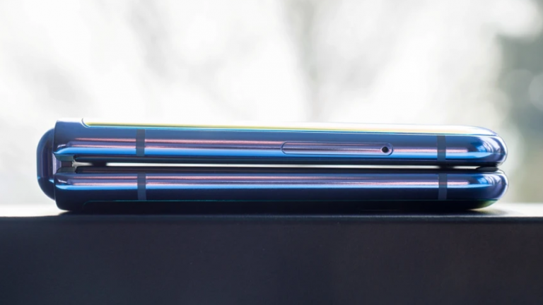 Samsung Galaxy Z Flip 3 va avea margini laterale mult mai mici
