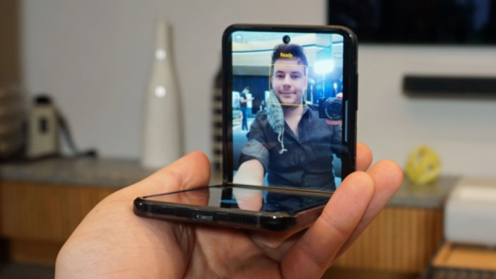 Samsung Galaxy Z Flip 3 este cel mai interesant pliabil din 2021
