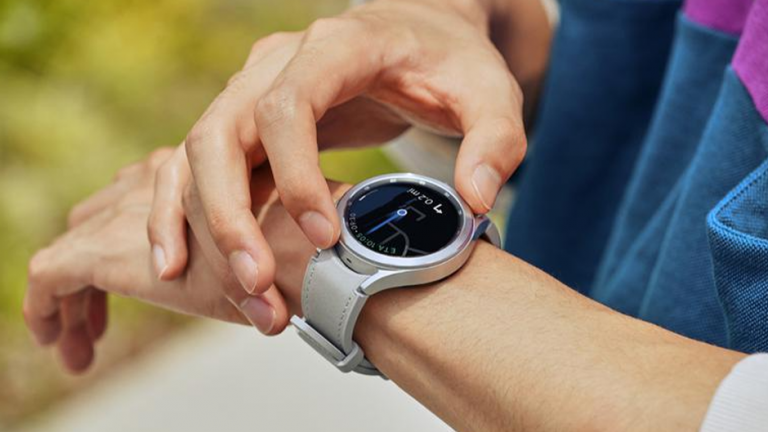 Noi actualizari de software pentru Galaxy Watch 4 si Buds Pro