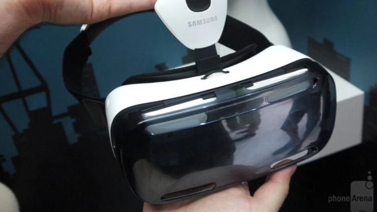 Compania Samsung lucreaza la un set de casti Galaxy VR