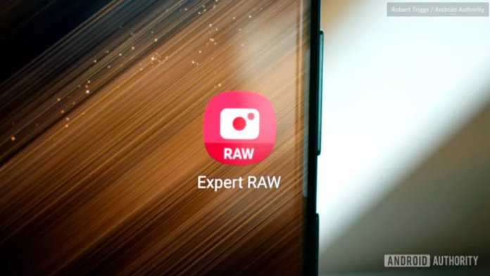 Aplicatia Expert RAW disponibila pentru Samsung Galaxy Z Fold 3