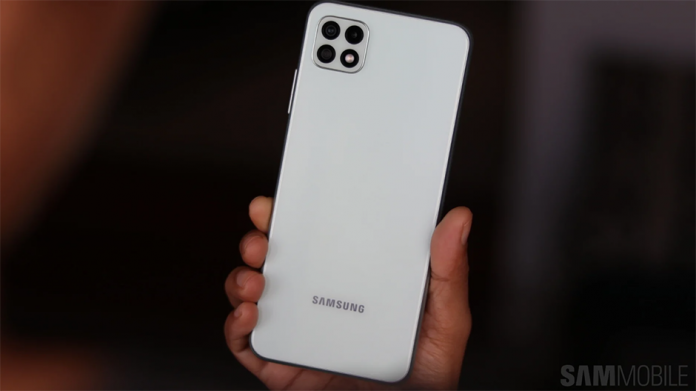 Samsung Galaxy A22 5G parfumat cu Android 12