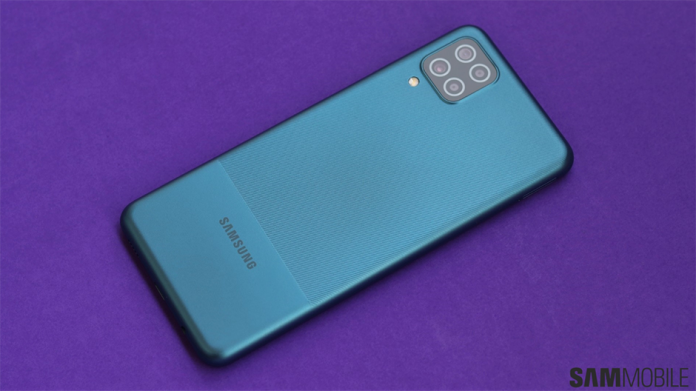 Samsung Galaxy M12 actualizat la Android 12