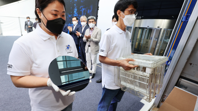 Samsung a inceput sa livreze primele cipuri de 3 nm din lume