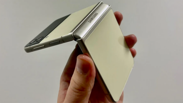 Samsung vrea sa facă telefoane pliabile si mai accesibile