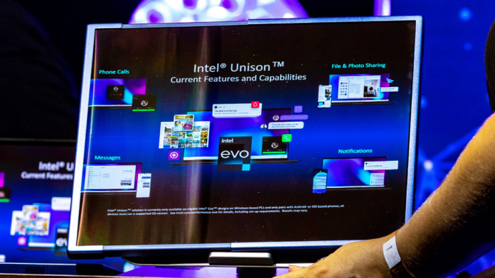 Intel si Samsung lanseaza un computer glisant cu ecran extensibil