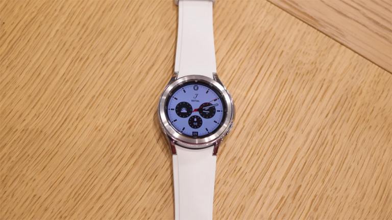 Programul One UI Watch 5 pentru Galaxy Watch 4 si Watch 5 amanat