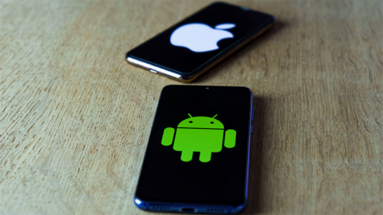 Cine schimba cel mai des telefoanele posesorii de Android sau cei de iPhone