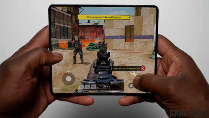Samsung ar putea lucra cu Epic Games pentru jocuri pe telefoanele pliabile