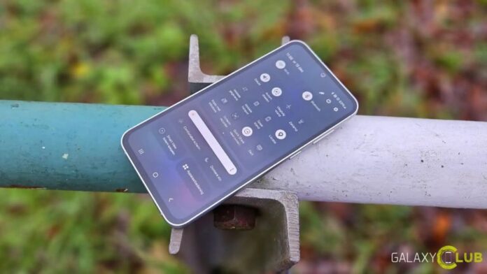 Patch februarie 2025 seria Galaxy S21